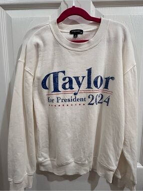 Originality Cream 'Taylor for President 2024' Crewneck Sweatshirt